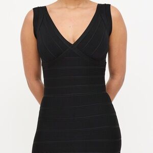 Gilani V-Neck Sleeveless Dress in Black